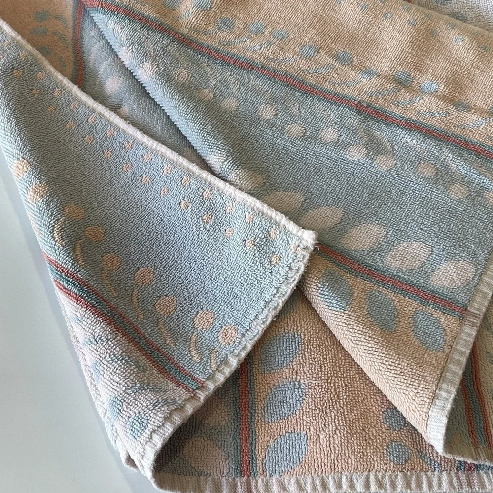 Vintage 70s Springmaid Shula Vardimon 2 Bath Towel Pastel Pink Blue Boho Leaves